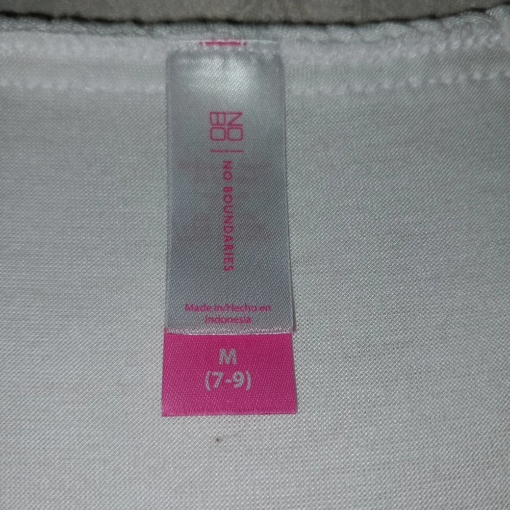 NWT No Boundaries Juniors White Braided V Neck Top Size 7-9 - Picture 9 of 15